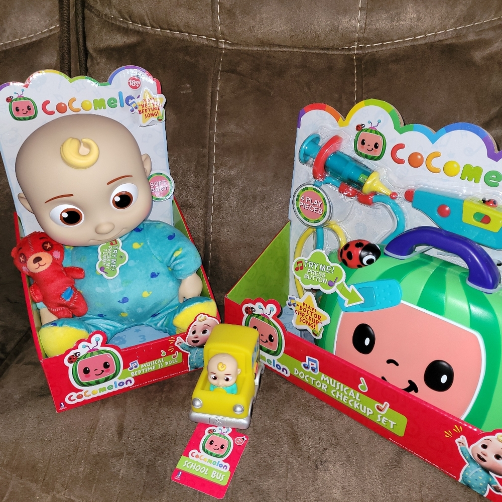 COCOMELON JJ DOLL, MUSICIAL DOCTOR CHECK UP SET